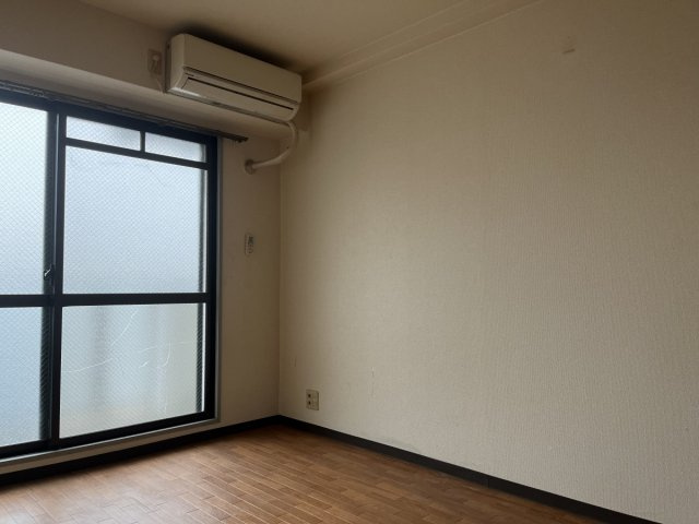 明石市東野町の賃貸マンションの居間・リビング