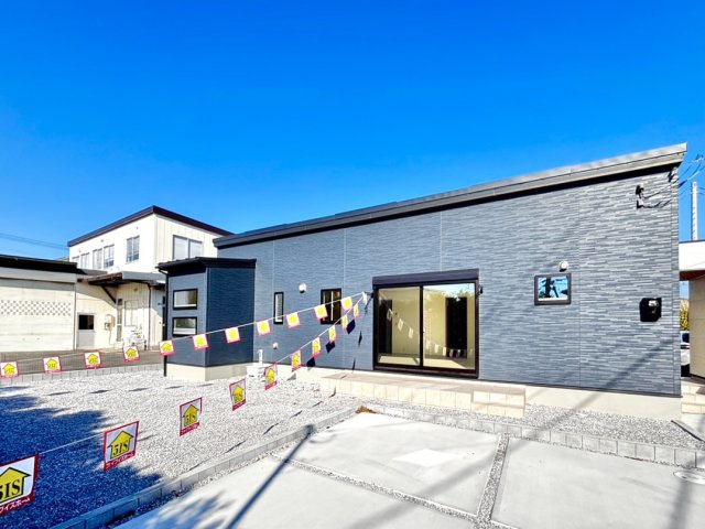 【新築戸建】前橋市箱田町の外観|■外観｜ここから始まる「日常」はご家族にとってかけがえのない時間となります。少しでも豊かに、快適に。