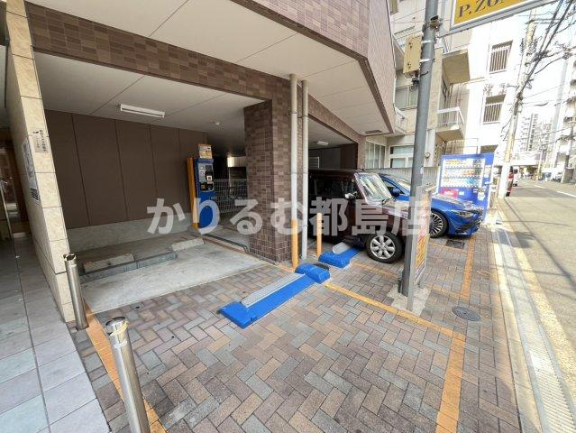 シャトー京橋の駐車場