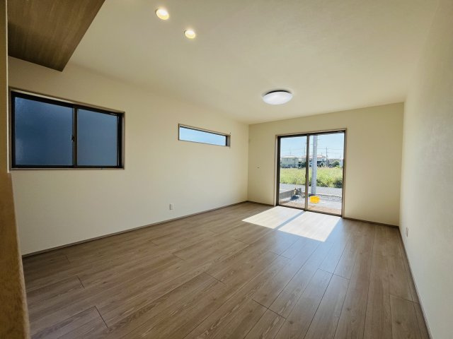 【居間・リビング】 | 熊谷市上之第8期　ワイウッドコート　新築戸建　全8区画　6号棟