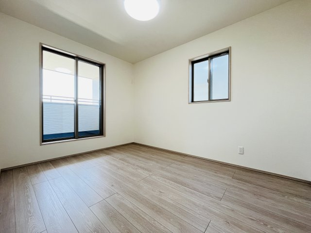 【洋室】 | 熊谷市上之第8期　ワイウッドコート　新築戸建　全8区画　6号棟