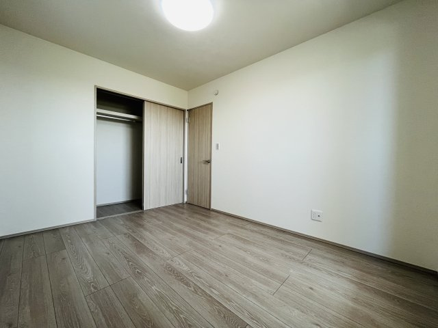 【洋室】 | 熊谷市上之第8期　ワイウッドコート　新築戸建　全8区画　6号棟