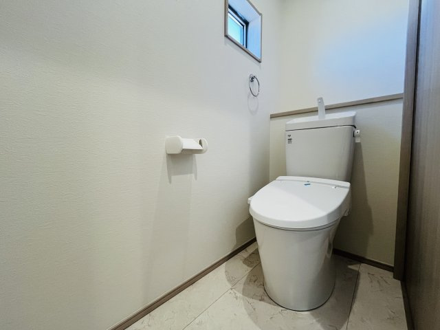 【トイレ】 | 熊谷市上之第8期　ワイウッドコート　新築戸建　全8区画　6号棟