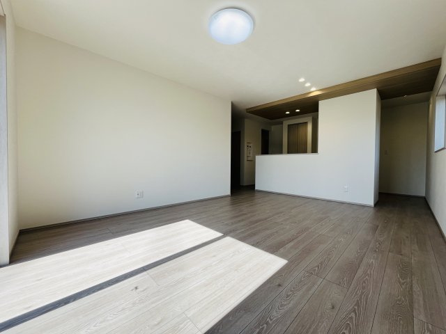 【居間・リビング】 | 熊谷市上之第8期　ワイウッドコート　新築戸建　全8区画　6号棟