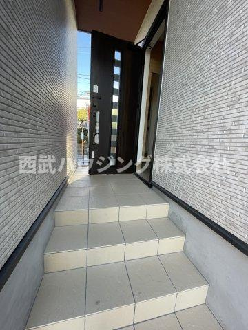 【仲介手数料無料】狭山市富士見２丁目全２棟　２号棟　狭山新築住宅西武ハウジングの玄関