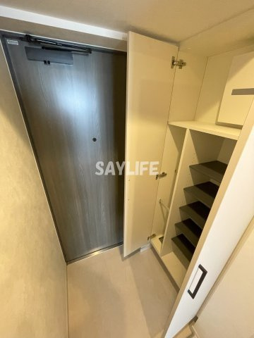 ファーストフィオーレ長田グランディールの玄関