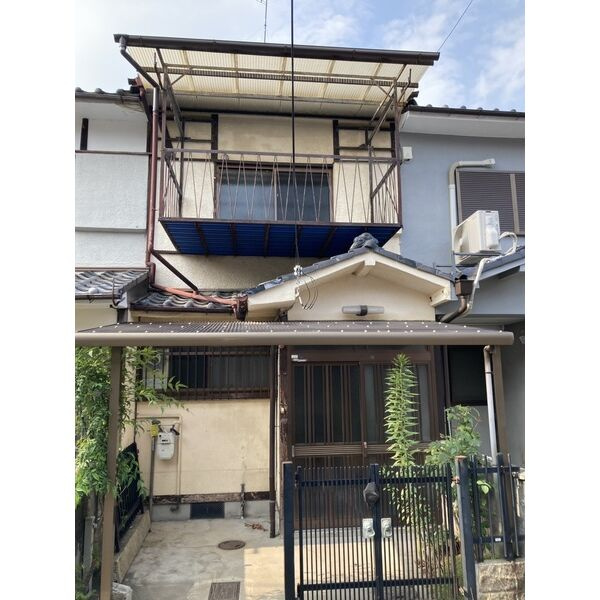 右京区梅津林口町テラスハウスの外観