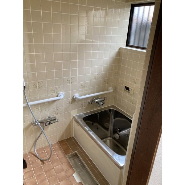 右京区梅津林口町テラスハウスの浴室