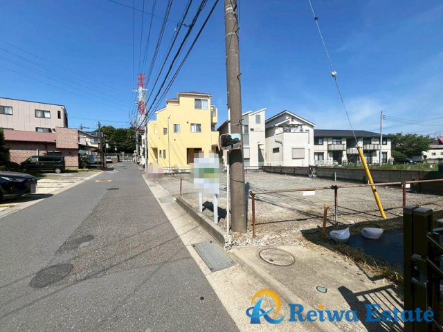 売地　高座郡寒川町岡田2丁目の前面道路含む現地写真
