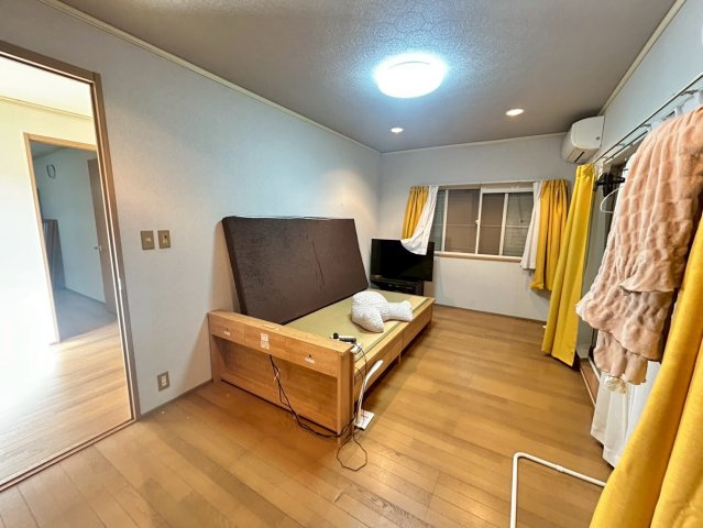 大網白里市南横川の洋室