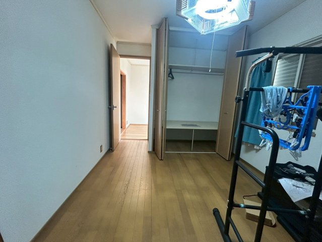 大網白里市南横川の洋室