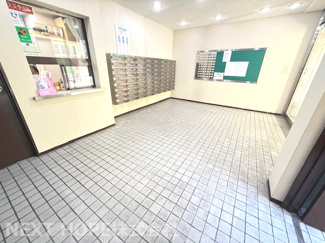 【エントランス】 | 伊丹駅前ファミリーハイツ | お掃除の行き届いたエントランスです♪