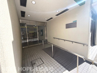 【エントランス】 | 伊丹駅前ファミリーハイツ | エントランスです♪