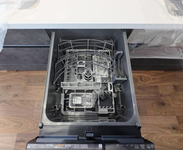 板橋区西台3丁目 限定1棟のキッチン|食後の片づけに便利な食器洗乾燥機が標準装備です