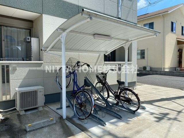 コモンサージのその他共用部分|屋根付きの駐輪場になります◇