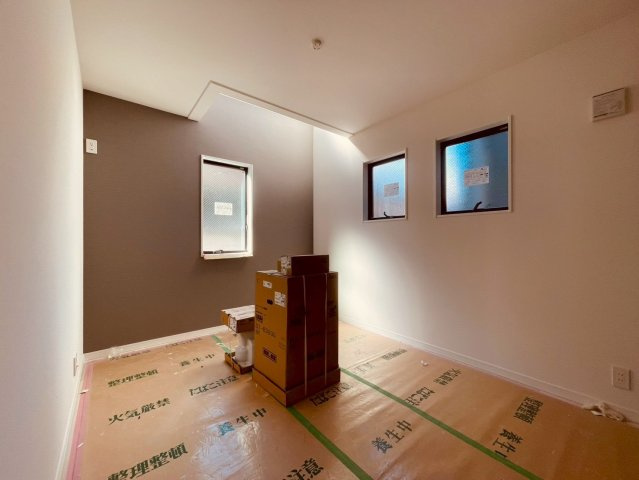 【玄関】 | 練馬区豊玉南２丁目　新築戸建て　C号棟 | 【建築中】毎日の帰宅が楽しみになる、温もりあふれる玄関ホール