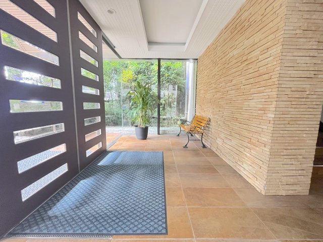 エクセレンス荒江のエントランス