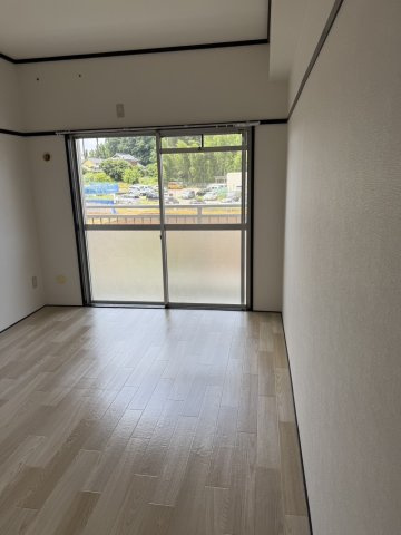 入間郡三芳町大字藤久保の賃貸マンションの洋室