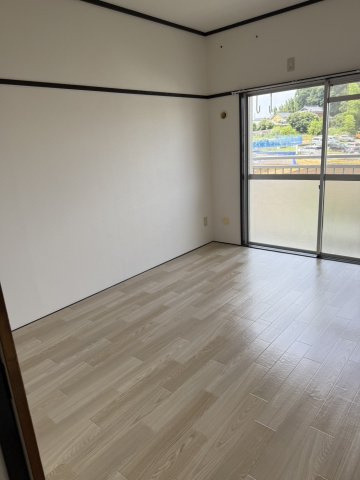 入間郡三芳町大字藤久保の賃貸マンションの洋室