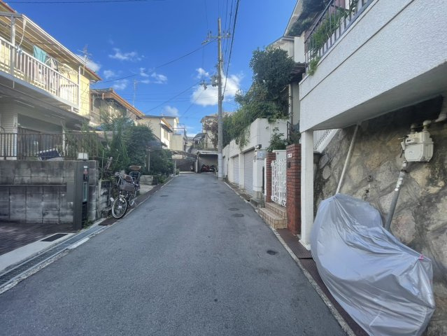 星丘2丁目38-10 中古戸建の前面道路含む現地写真