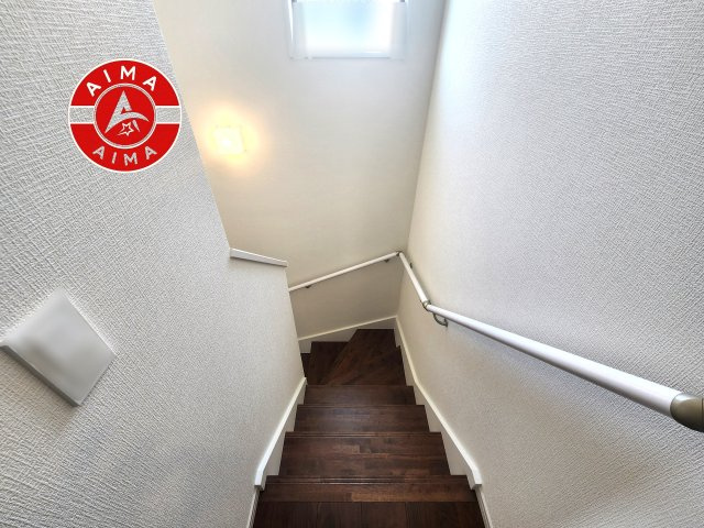 糟屋郡宇美町障子岳3丁目第1-4棟(4号棟)の内観：施工例|階段からも明るい光が入ります。採光や通風も階段の重要な役割です。