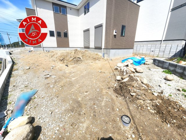 糟屋郡宇美町障子岳3丁目第1-4棟(4号棟)の駐車場|広々した駐車場になります。3台並列駐車となります。