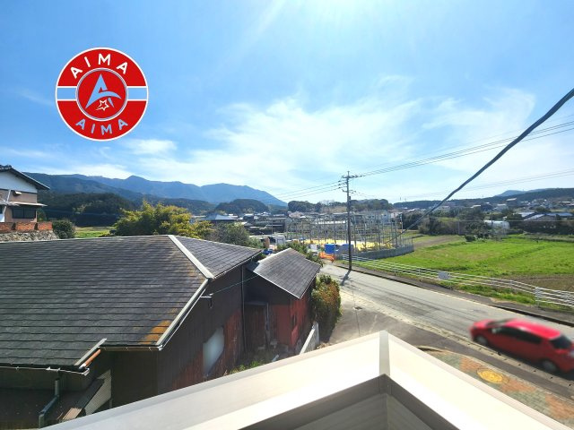 糟屋郡宇美町障子岳3丁目第1-4棟(4号棟)の展望|窓から緑が見える物件も魅力的です。