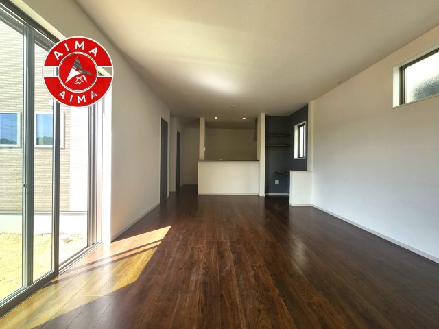 糟屋郡宇美町障子岳3丁目第1-4棟(4号棟)の内観：施工例|ご家族を近くに感じられる対面キッチンのLDK。会話もはずみそうですね。