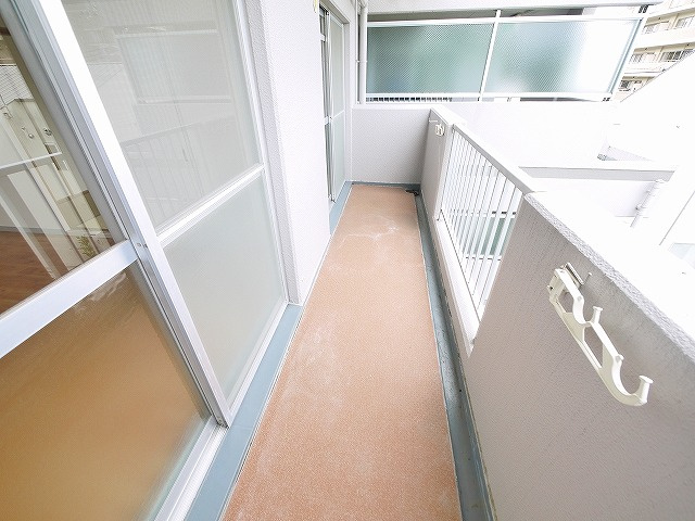 ジュネス東生駒（辻町）のバルコニー