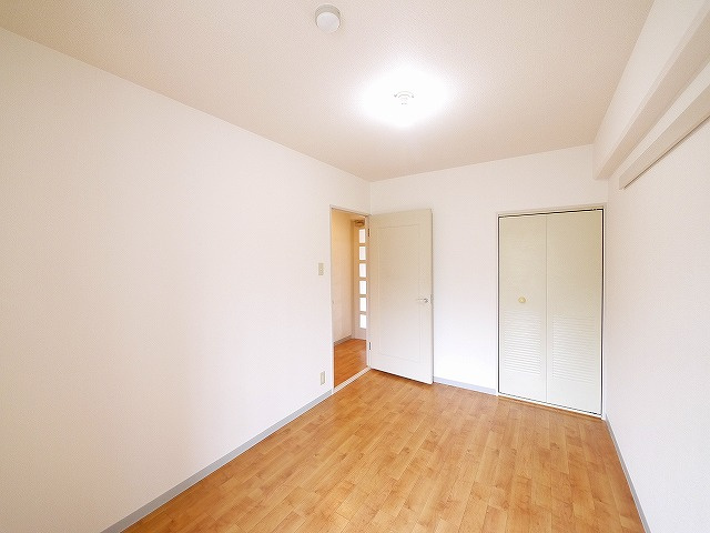 ジュネス東生駒（辻町）の寝室