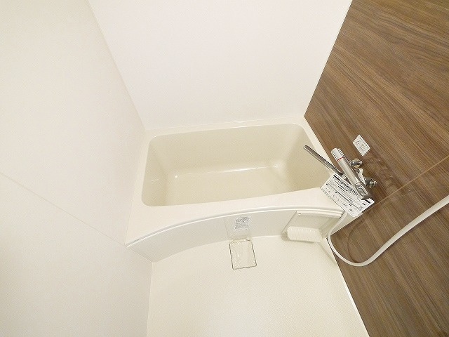 ジュネス東生駒（辻町）の浴室