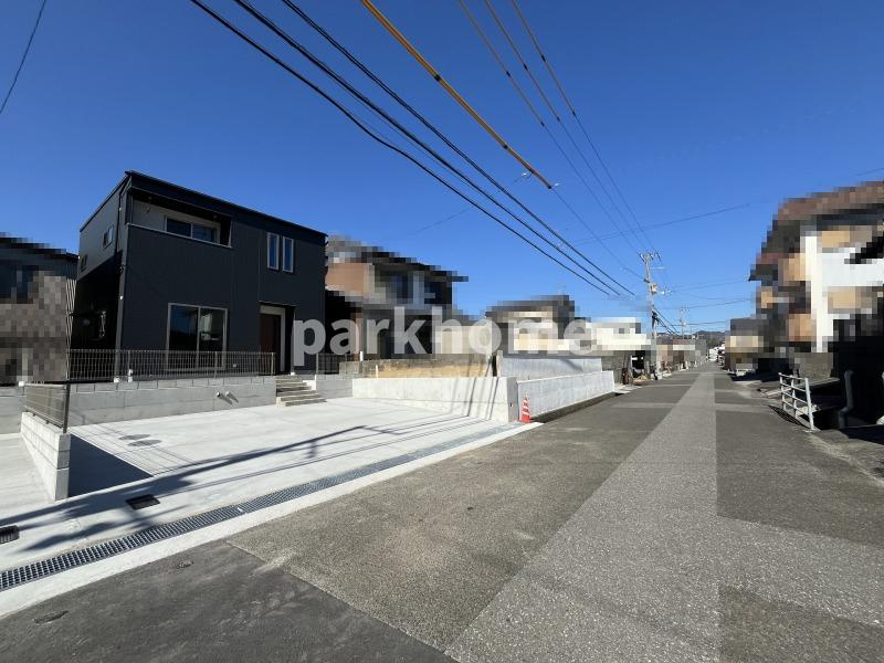 吾川郡いの町枝川 ⑫ 新築戸建ての前面道路含む現地写真