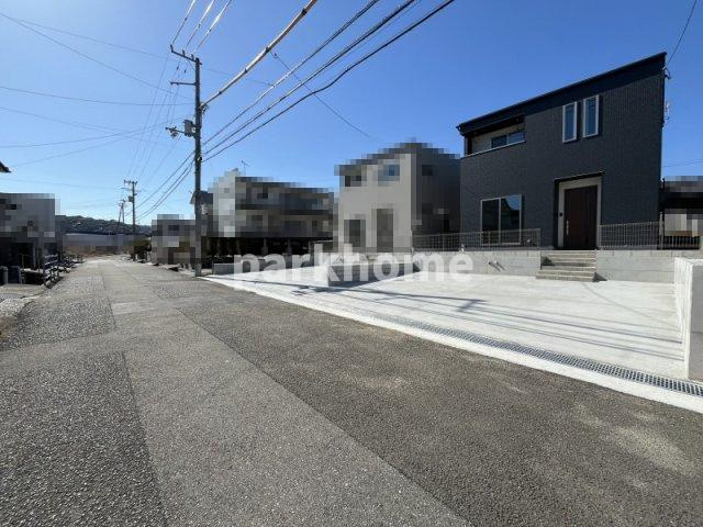 吾川郡いの町枝川 ⑫ 新築戸建ての前面道路含む現地写真
