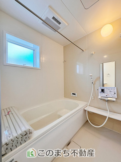 【浴室】LiveleGarden.S第1下野大光寺 2号棟 【浴室】 | LiveleGarden.S第1下野大光寺 2号棟 | ゆったりと入れるフルオートバスはお子様との団らんバスタイムが楽しめます♪
足を伸ばしてゆったりくつろげる1坪バスルームです☆