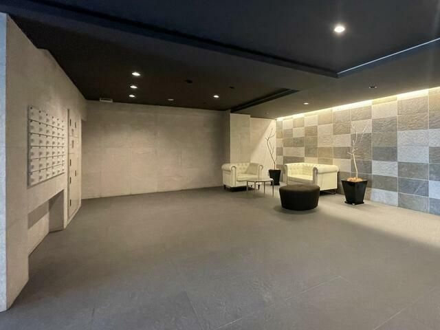 エストゥルース両国のロビー