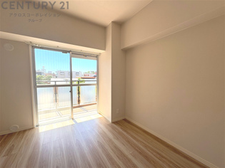 創造性や成長を促す遊びの空間を提供。学習や趣味に集中できる環境を整えます。個別のプライベートスペースは自己表現と自立心を育み、心地よい睡眠環境を整えリラックスできる場所を提供。