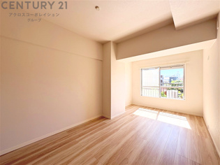 リラックスできるプライベート空間で、快適な睡眠をサポート。個人の好みに合わせたインテリアや寝具で心地良さを追求。プライベートな時間を過ごし、リフレッシュする場所におすすめです。