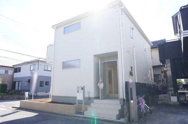 越谷市大字弥十郎 新築分譲住宅の外観