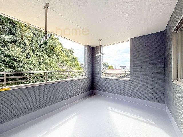 小美玉市小川第1　新築戸建て　2号棟のバルコニー|急な雨でも安心のインナーバルコニー♪忙しいご夫婦も大満足♪