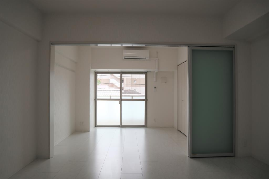 リッツ・アヴェニューの寝室|クローゼット付の洋室です☆