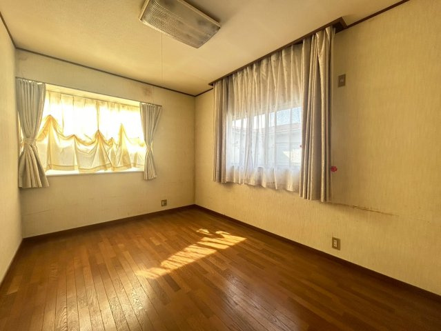 大網白里市戸建ての洋室