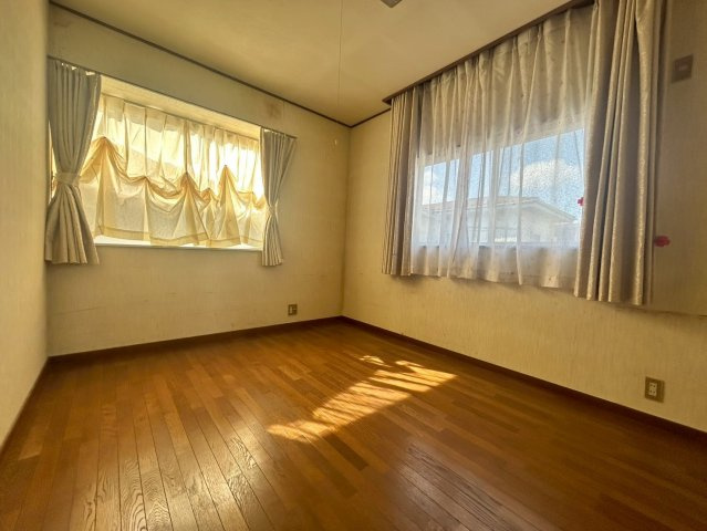 大網白里市戸建ての洋室