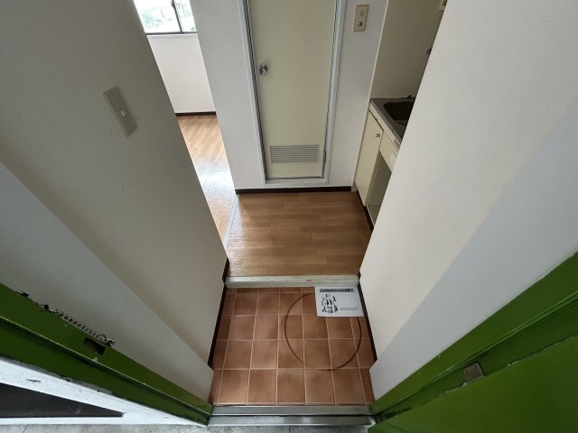 ヴィークル学院前の玄関