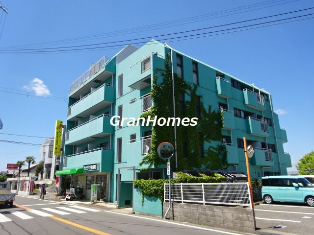 ヴィークル学院前の外観