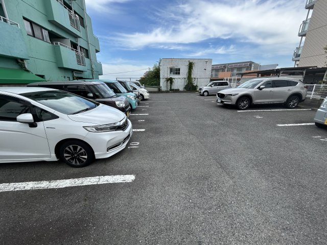 ヴィークル学院前の駐車場