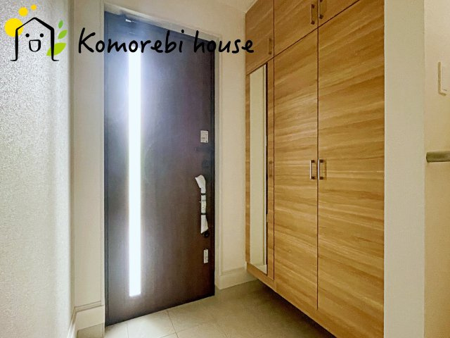 白岡市小久喜　新築一戸建て　ブルーミングガーデン　02の玄関