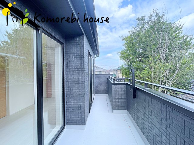 白岡市小久喜　新築一戸建て　ブルーミングガーデン　02のバルコニー