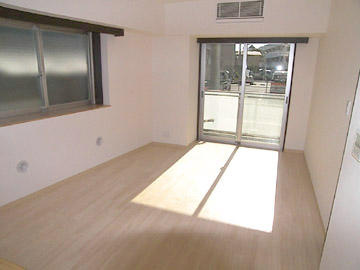 クール・ドゥ・サンセールの居間・リビング|冬場に撮影　たっぷり日差し込み