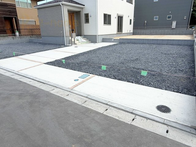 小美玉市小川第1　新築戸建て　4号棟の駐車場|4台駐車できるカースペース！