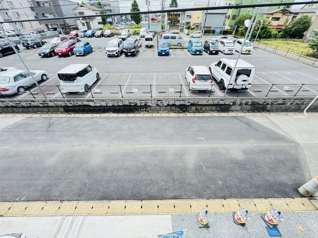 松戸市日暮２丁目新築戸建（日暮６期）の前面道路含む現地写真|バルコニーより南側眺望・南道路で日当たり良好♪